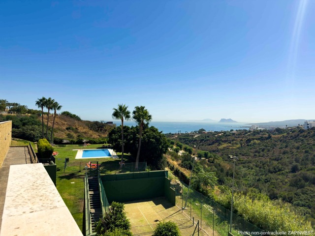 Rez-de-chaussée à Bahia de las Rocas, Manilva - Costa del Sol, Espagne