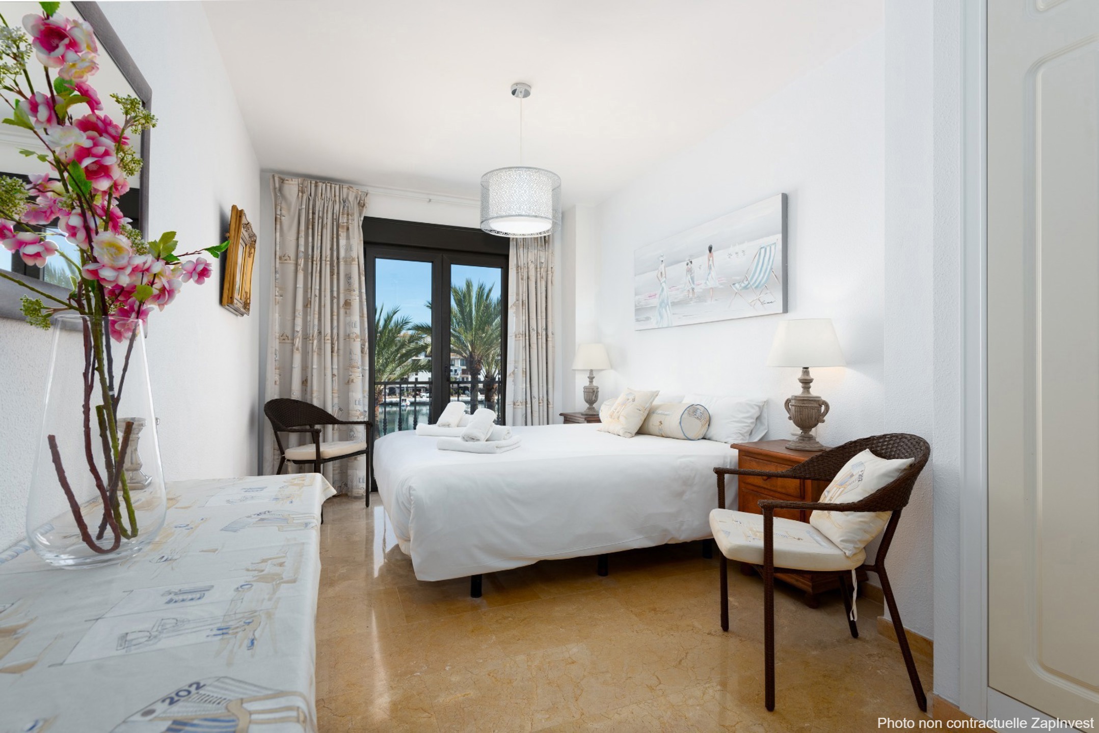 Magnifique appartement au Port de la Duquesa avec des vues splendides sur le port et la mer, Espagne