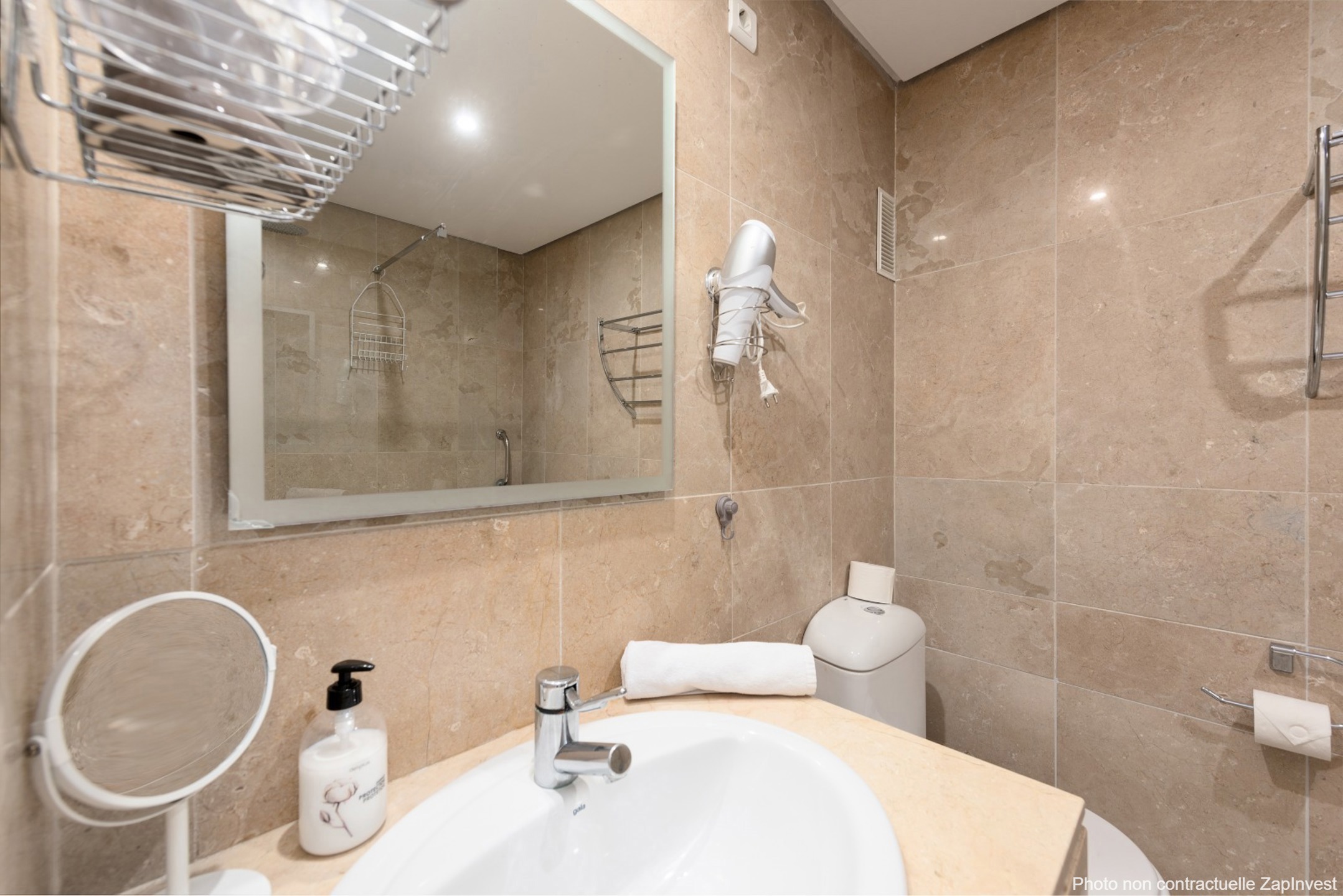 Magnifique appartement au Port de la Duquesa avec des vues splendides sur le port et la mer, Espagne