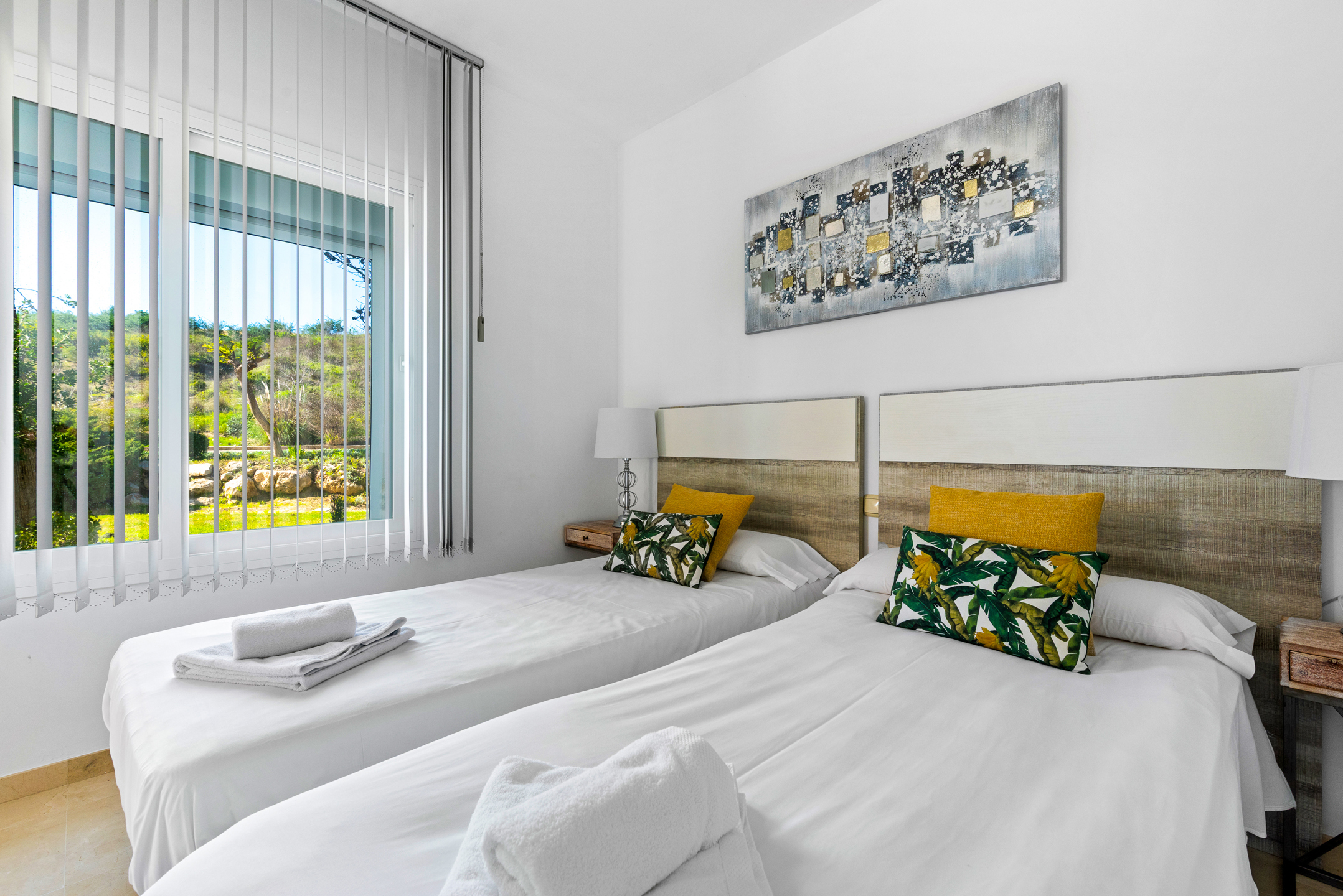 Rez-de-chaussée contemporain avec jardin et vues nature, à deux pas du Crystal Lagoon à Casares Costa, Espagne