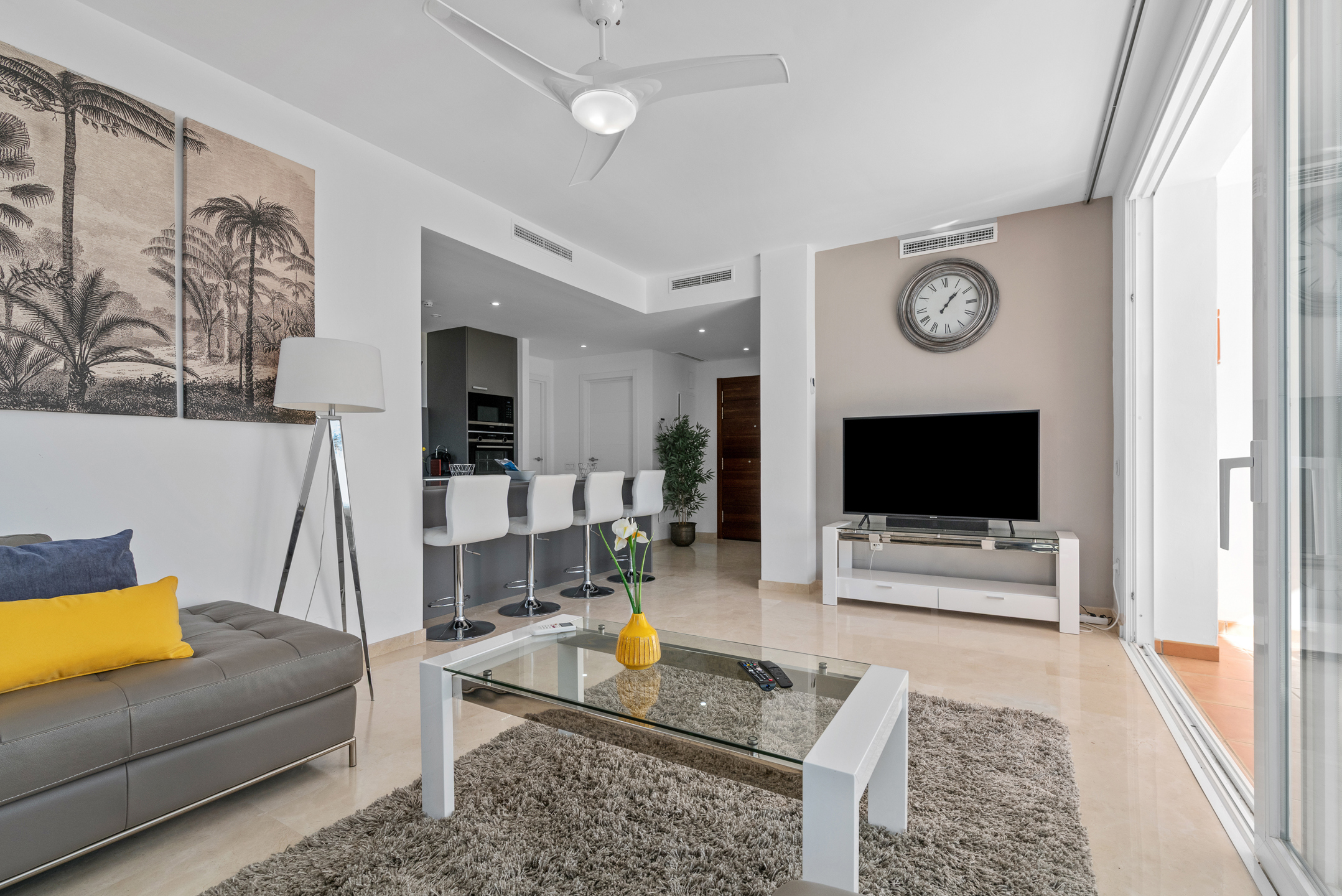 Rez-de-chaussée contemporain avec jardin et vues nature, à deux pas du Crystal Lagoon à Casares Costa, Espagne